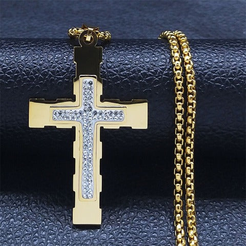 CORDÃO COM CRUCIFIXO ZIRCÔNIA OURO