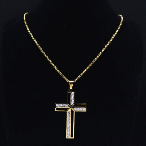 CORDÃO COM CRUCIFIXO ZIRCÔNIA OURO